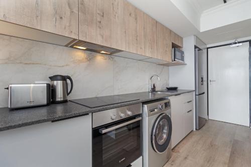 The York Apartments - image 7