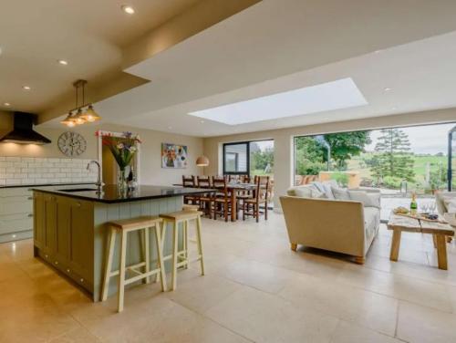 Hen Llwyn by Birch Stays New Home in Lansilina