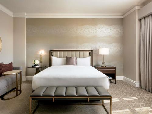 Fairmont Hotel Macdonald - image 5
