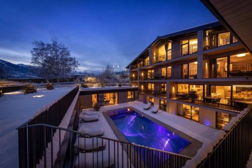 Emma Deluxe Aparthotel direkt beim Skibus ganzjährig beheizter Außenpool