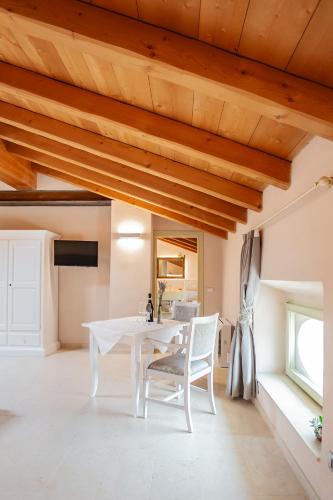 Book the Deluxe Junior Suite Deluxe Junior Suite