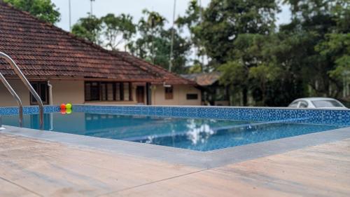 Caffeine Villa in Varadoor