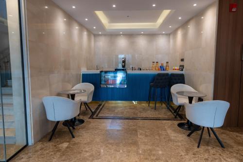 Facilities, Akarem Alsafa - أكارم الصفا للشقق المخدومة اقتصادي in Jeddah