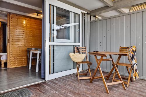 صالة مشتركة/ منطقة التلفزيون, PenichePraia - Bungalows, Campers & SPA in Peniche City Center