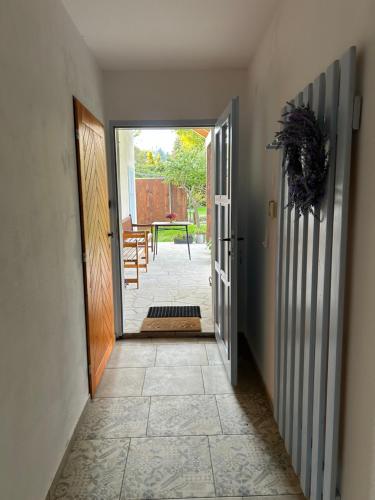 Chalupa na konci světa Světlá (Chalupa na konci sveta Svetla) in ฮอตกา