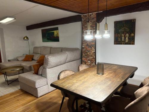 共用Lounge/電視區, Arbide, caserio tradicional vasco en Carranza in 卡蘭薩