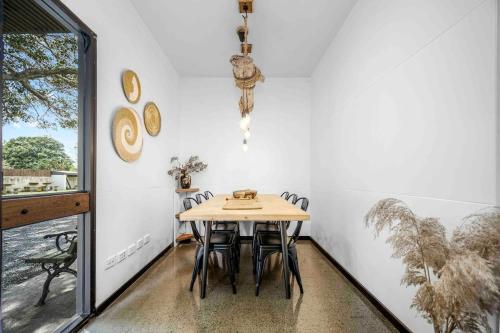 Belgravia Bungalow-Hear the Ocean, See the Stars in Old Bar