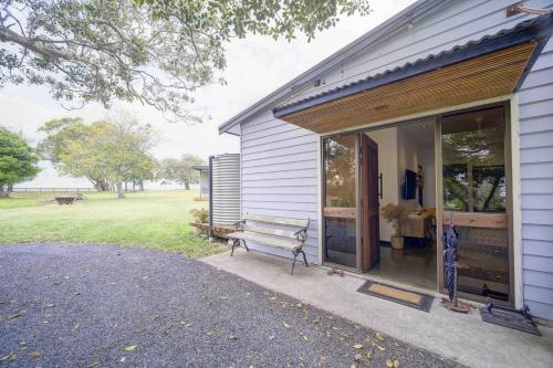 Belgravia Bungalow-Hear the Ocean, See the Stars in Old Bar