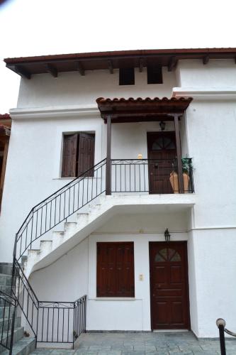 ΑΡΣΙΝΟΗ apartments1 - Loukas