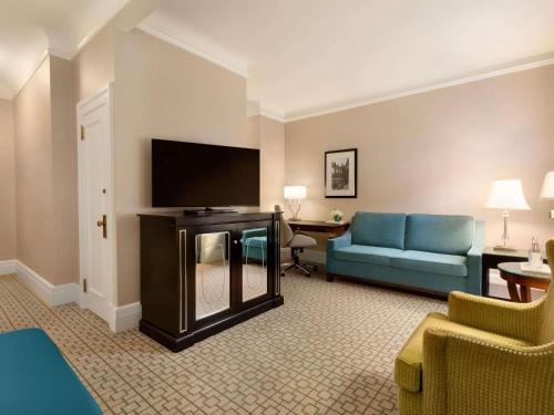 Fairmont Chateau Laurier Room Type - Deluxe King Room