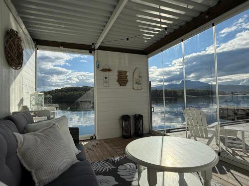 Seaside Villa in Meistervik
