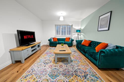 AltoHaus Luxury 4BR House By AltoLuxo Short Lets & Serviced Accommodation With Parking – khách sạn tại Patchway