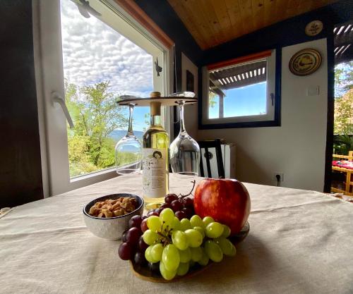 Szegfű33 Vendégház (Szegfu33 Vendeghaz) in Zebegény