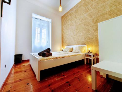 Abade Lisbon Rooms - Tap to explore photos