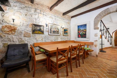 平面圖, Villa Carla- Istrian Stone Villa with Sea View in 弗爾薩爾