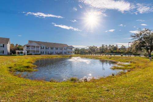 Exterior view, Colony Club Condos near Jack Edwards Airport