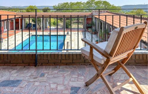Peldbaseins, Awesome Home In Cazelles, Agel in Agel