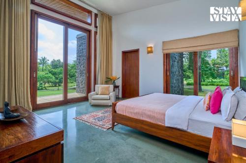 Jay House by StayVista - Leisure oasis with pool, snooker, table tennis & foosball fun, Alibag (zdjęcie 11)