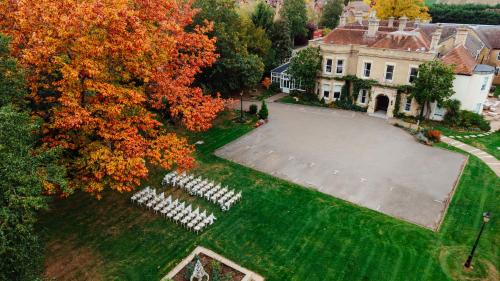 Woodland Manor Hotel - image 10
