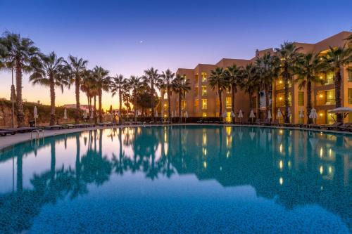 Swimming pool, NAU Sao Rafael Suites - All Inclusive in Praia de Castelo