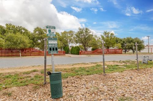 Red Roof Inn Dumas - image 7