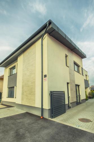 Exterior view, ARKSIS Apartman in Sarvar