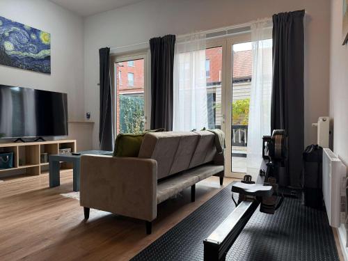 Spacious Family Home and Free Parking in Eindhoven in Kruidenbuurt