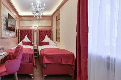 2 twin beds