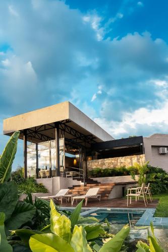 Casa lujosa con piscina y jacuzzi