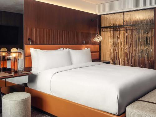 Deluxe King Room with River View