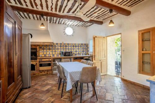 La maison du château gîte à louer Fontaine-de-Vaucluse