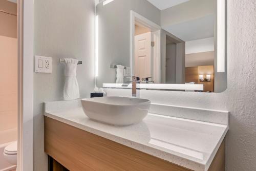 Arbor Suites at the Mall - image 37