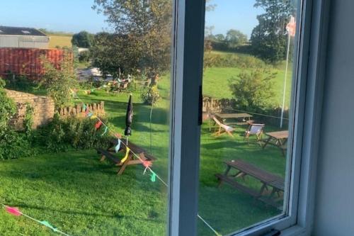 Tuckers Grave Inn Nr Bath Longleat Cheddar Bristol - image 2