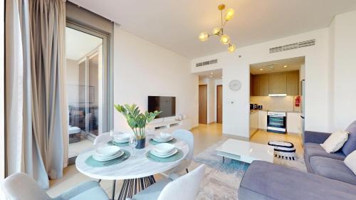 Vacationer Holiday Homes I Elegant 1 Bed I Canal Views I Close to Ain Dubai, Dubaj (zdjęcie 7)