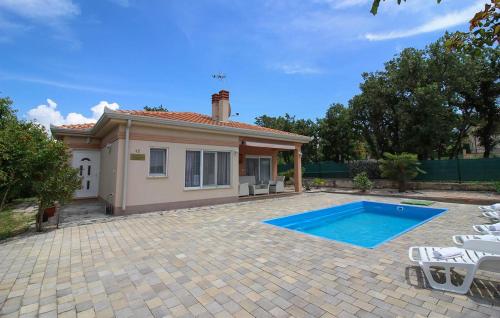 Nice Home In Tar