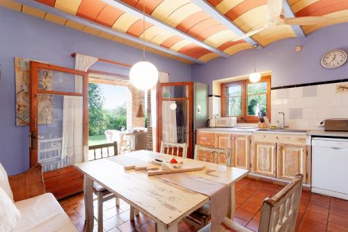 Konyha, Can Sisó, Masia Completa (Can Siso, Masia Completa) in Crespia