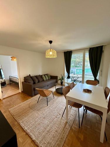 3 Bedroom Apartment with Balcony, 26 min to Zurich Center, Curych (fotografie 6)