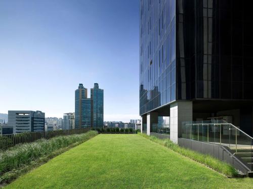 Sofitel Ambassador Seoul Hotel & Serviced Residences - Seoul