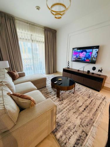 Luxury Stay Near Burj Khalifa & Dubai Mall with Pool Views, Dubai (Foto 2)