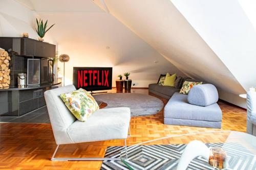 Shared lounge/TV area, Penthouse Loft with Jacuzzi and Sauna in Espoo