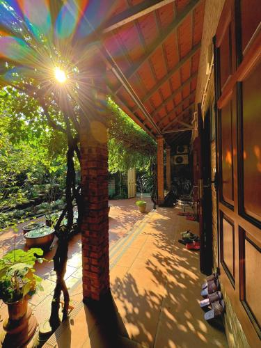 Moon Garden - Homestay Đuong Lam, Ha Noi near Duong Lam Ancient Village