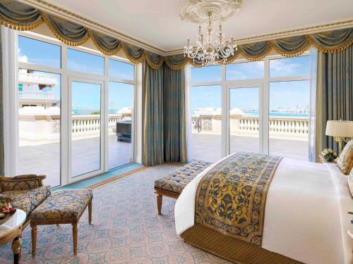 Guestroom, Raffles The Palm in Palm Jumeirah