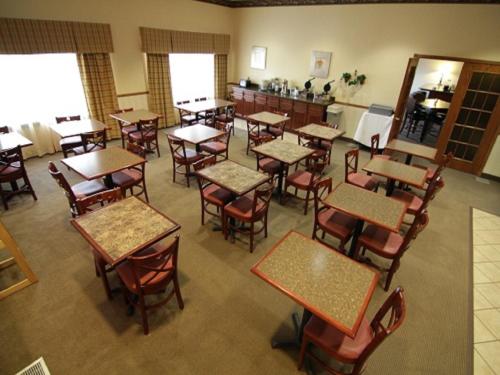 مطعم, تاون آند كانتري إن آند سويتس (Town & Country Inn and Suites) in Quincy