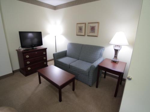 Town & Country Inn And Suites