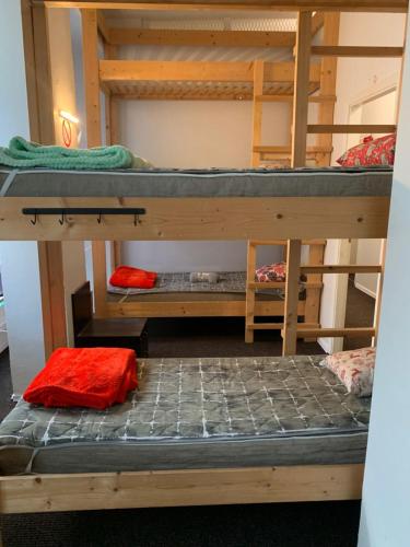 Gemeinschaftszimmer, gemischtes, 4 gäste