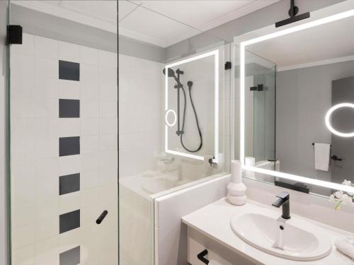 Travelodge Hotel Sydney Martin Place - image 27