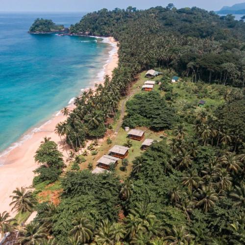 Tuvākā izklaides vieta, Domus Praia Jalé (Domus Praia Jale) in São Tomé