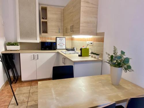 B20 Apartment - image 8