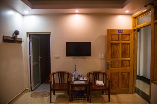 room detail thumbnail 1