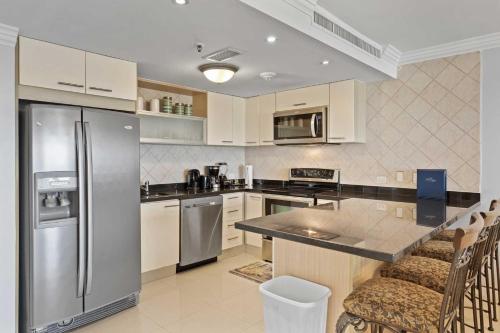 Beachfront - Glamour View 3BR condo - E422, Palm-Eagle Beach (foto 7)